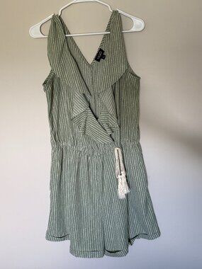 Gigi USA Sage Green Wrap Romper Size Large Flowy Shorts Elastic Waist Summer